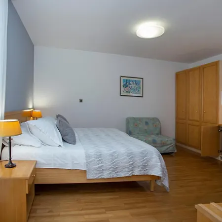 Ana Bed & Breakfast 3*