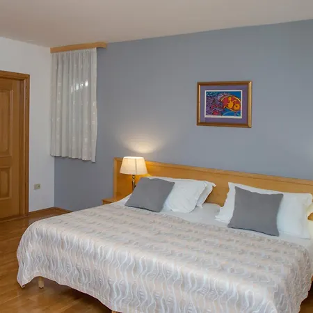 Ana Bed & Breakfast 3*
