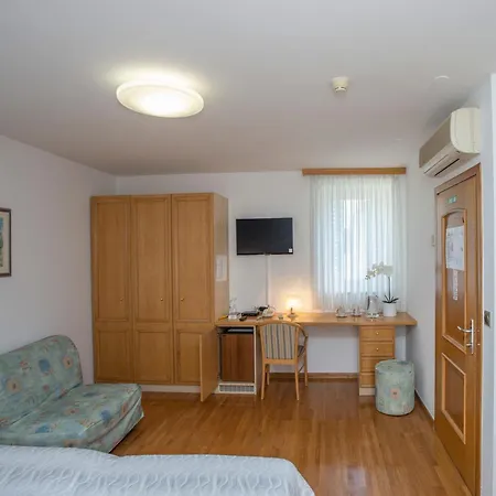 Ana Bed & Breakfast
