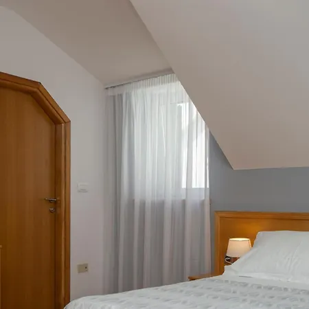 فندق مبيت وإفطار Ana 3*