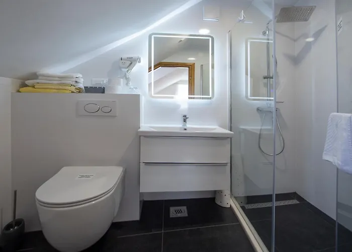 Ana לינה וארוחת בוקר 3*