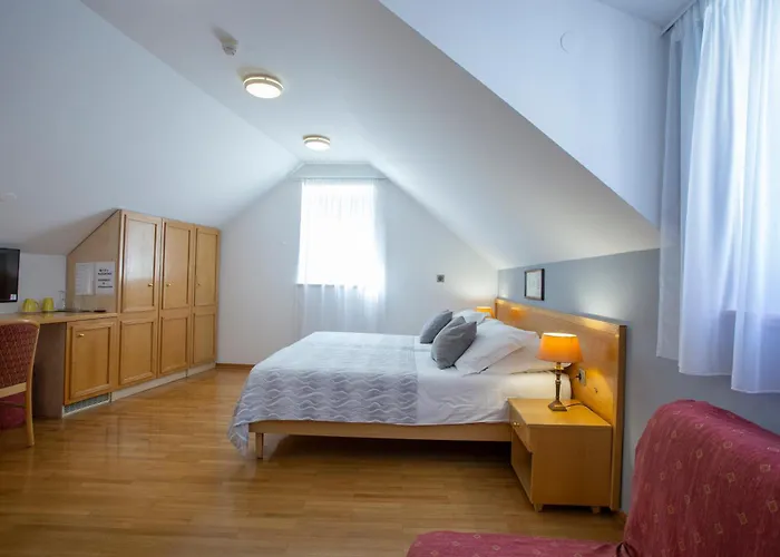 Ana לינה וארוחת בוקר ספליט