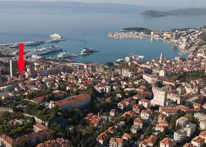 לינה וארוחת בוקר Ana ספליט